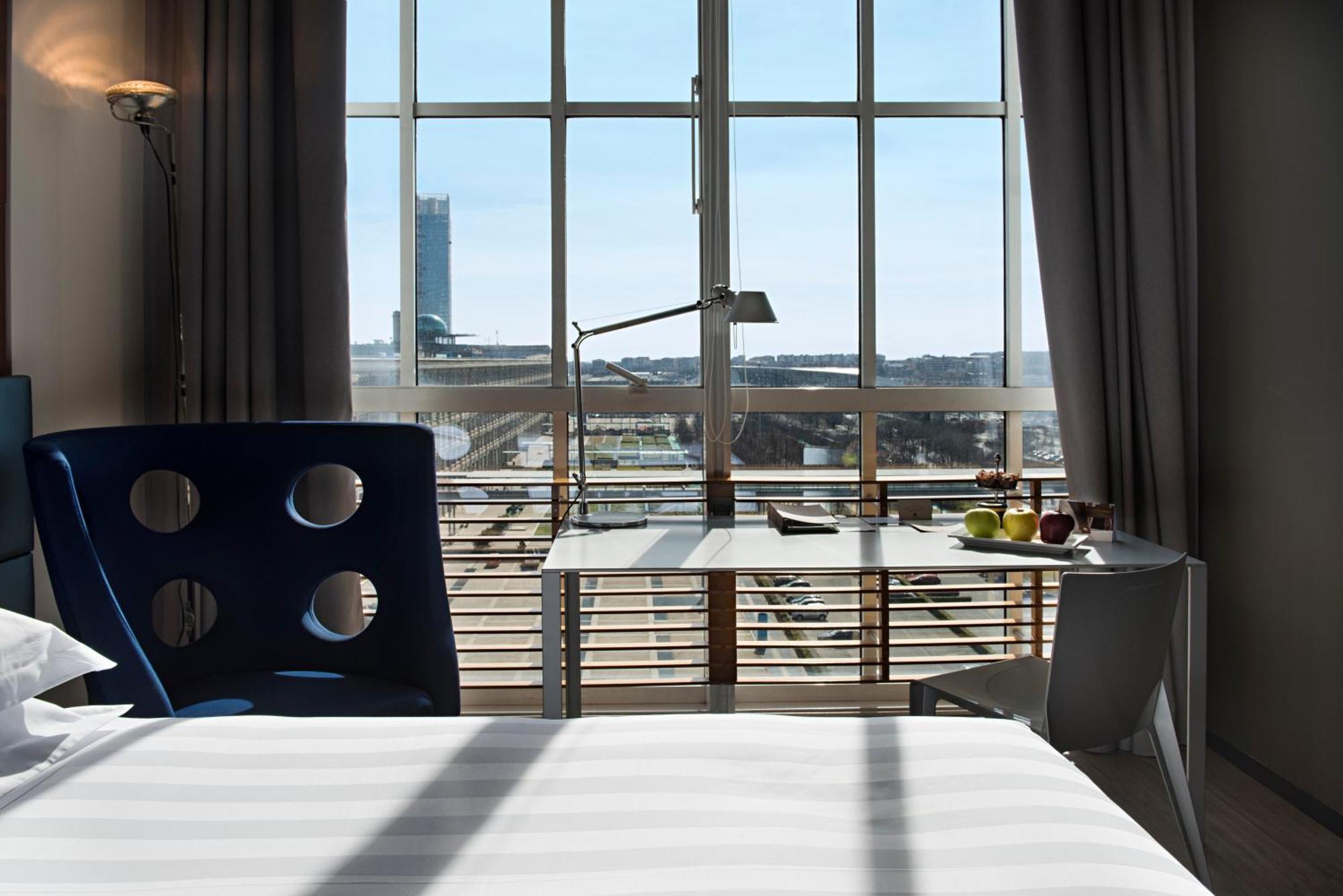 Hotel Doubletree By Hilton Turin Lingotto Extérieur photo