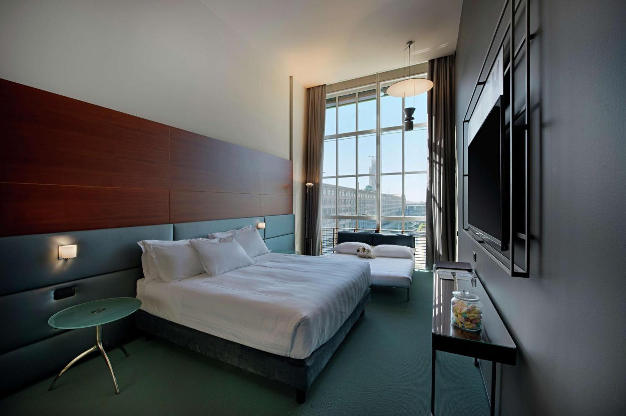 Hotel Doubletree By Hilton Turin Lingotto Extérieur photo